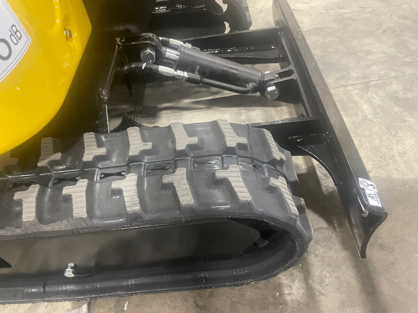 1 TON R319 Mini Excavator w/ Canopy:B&S XR210 EPA Gas Bucket/Hydraulic Thumb