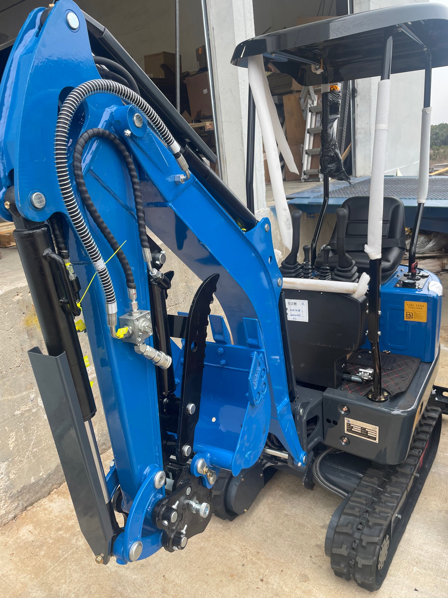 Rippa R10 Excavator, Hydraulic Thumb/Bucket/Telescopic Track/Swing Boom