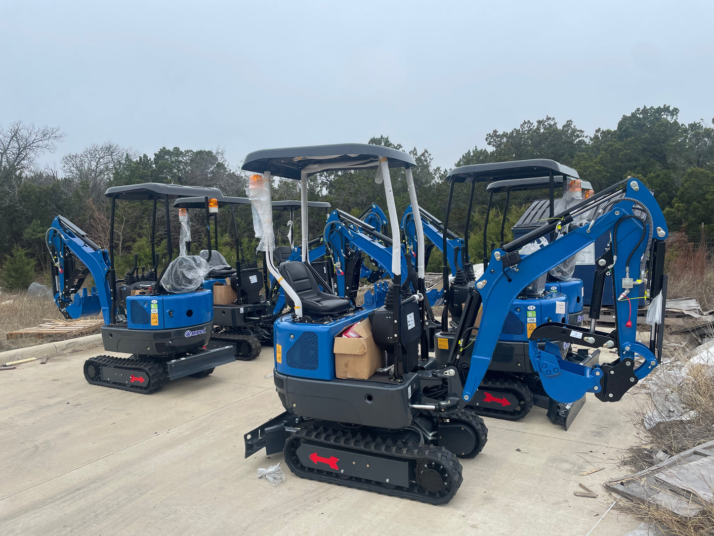 Rippa R10 Excavator, Hydraulic Thumb/Bucket/Telescopic Track/Swing Boom