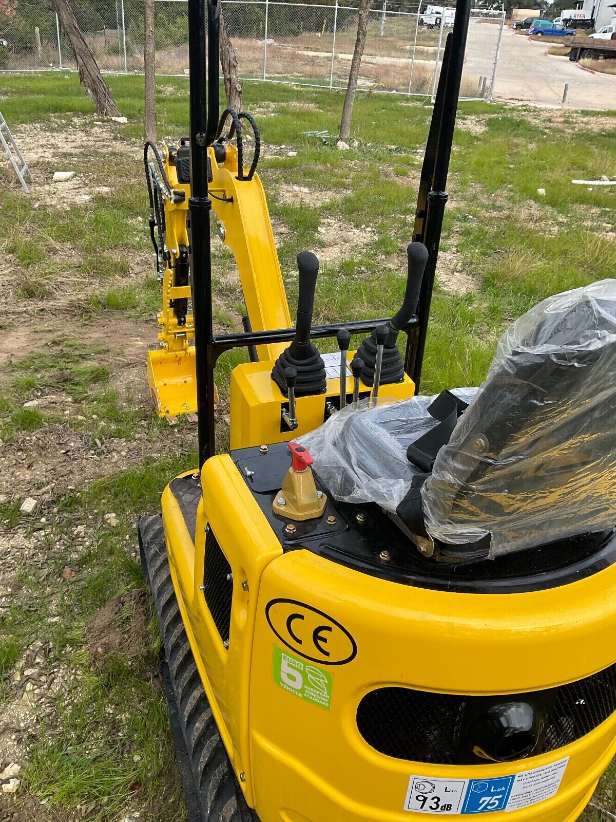 1 Ton Mini Excavator with Telescopic Track, Swing Boom  Thumb 13.4 HP