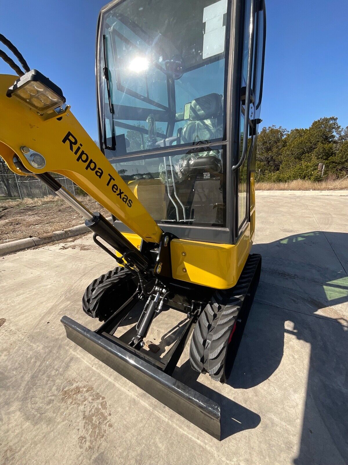 2 Ton New Mini Excavator Digger Tractor, EPA certified USA KUBOTA Diesel Engine